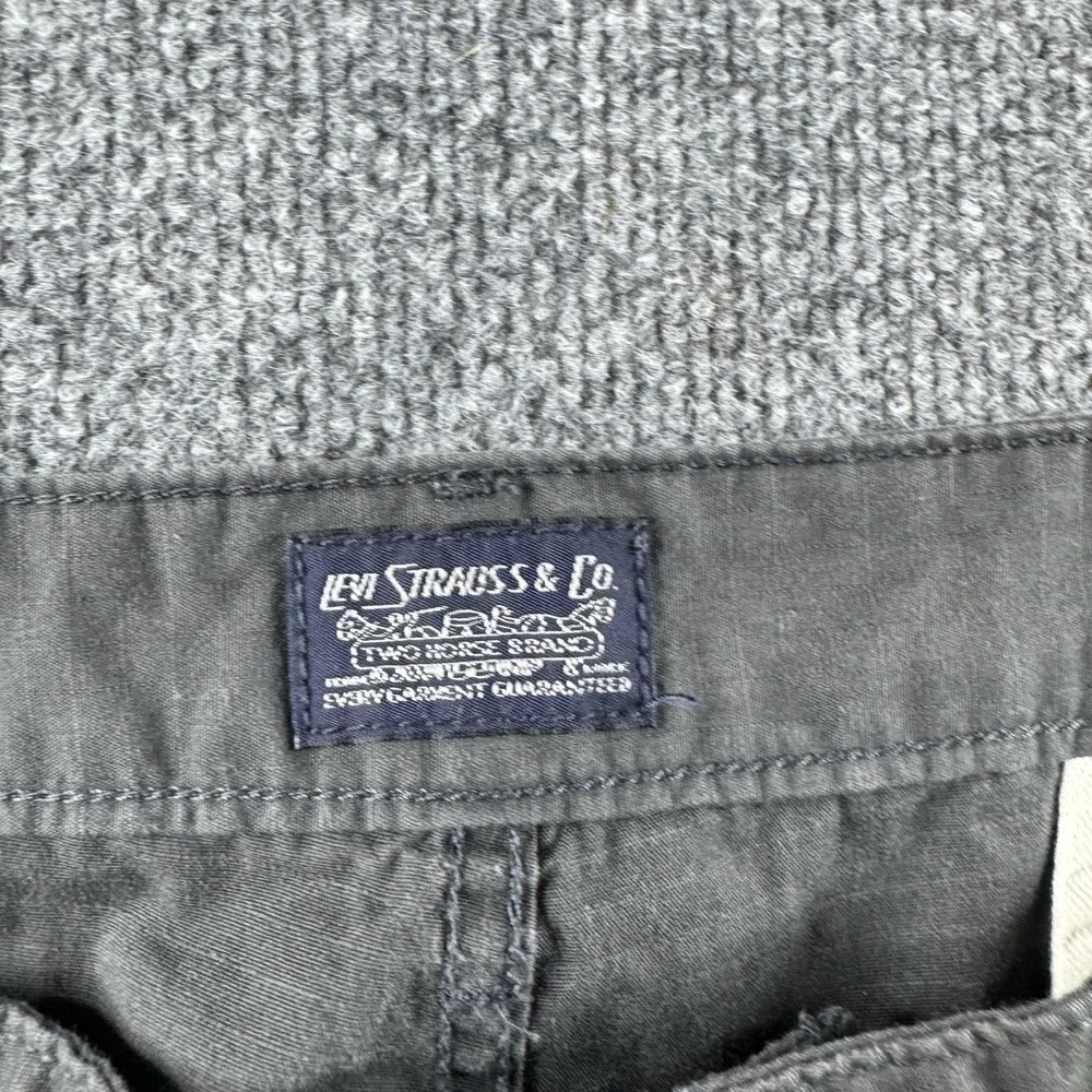 Levi's Cargo Shorts Mens 42 Gray Cotton Canvas Regular 11 Inseam Pockets Utility